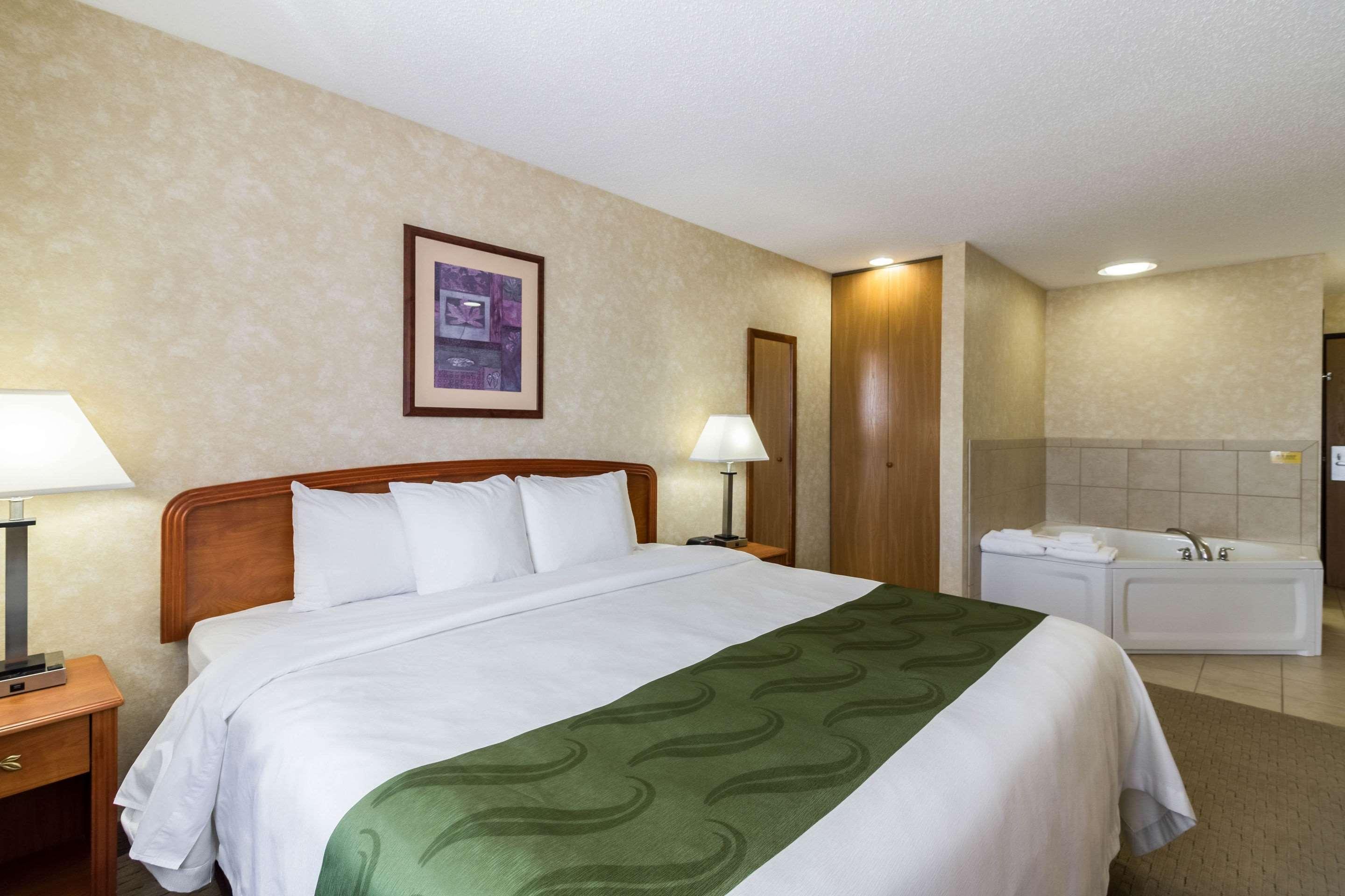 Quality Inn Marshall Mn Near University Екстериор снимка