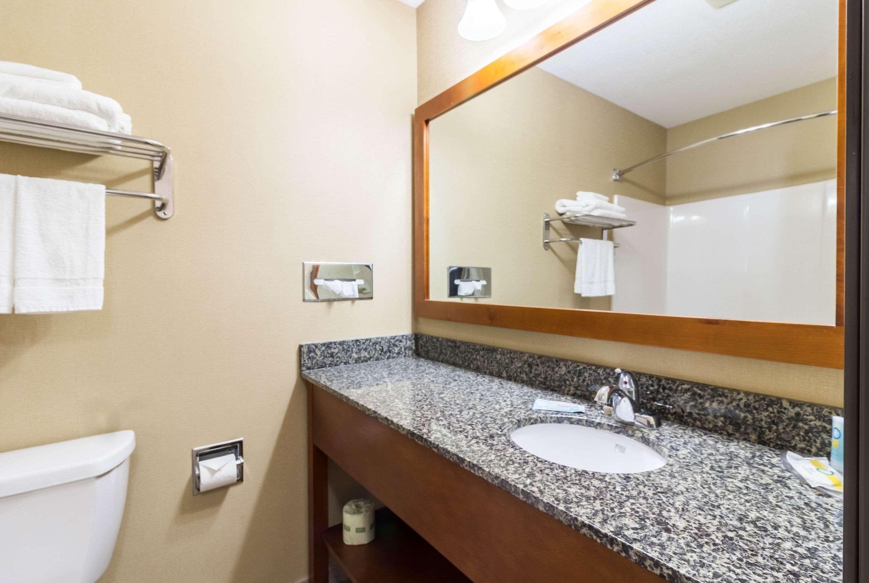 Quality Inn Marshall Mn Near University Екстериор снимка