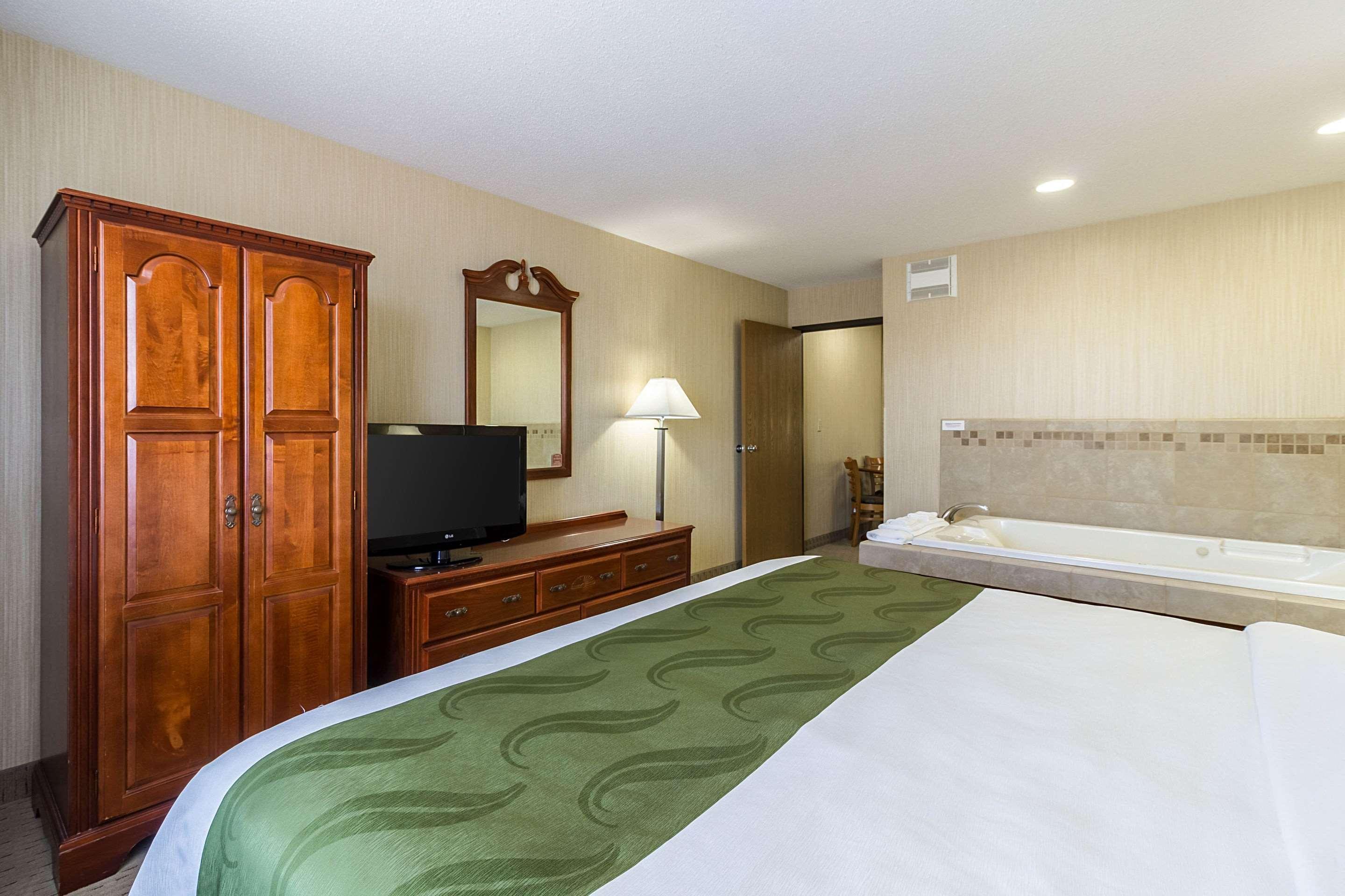 Quality Inn Marshall Mn Near University Екстериор снимка