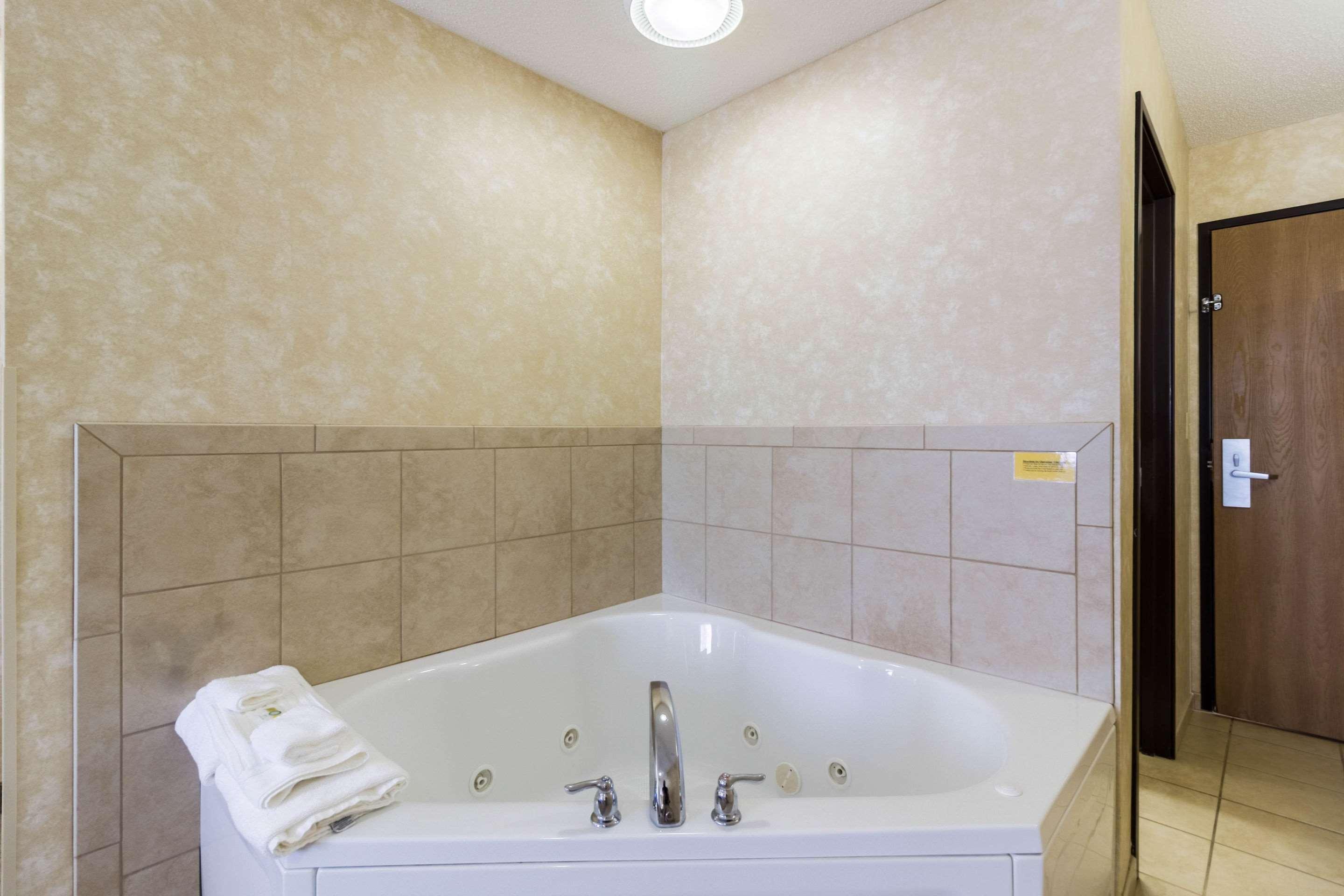 Quality Inn Marshall Mn Near University Екстериор снимка