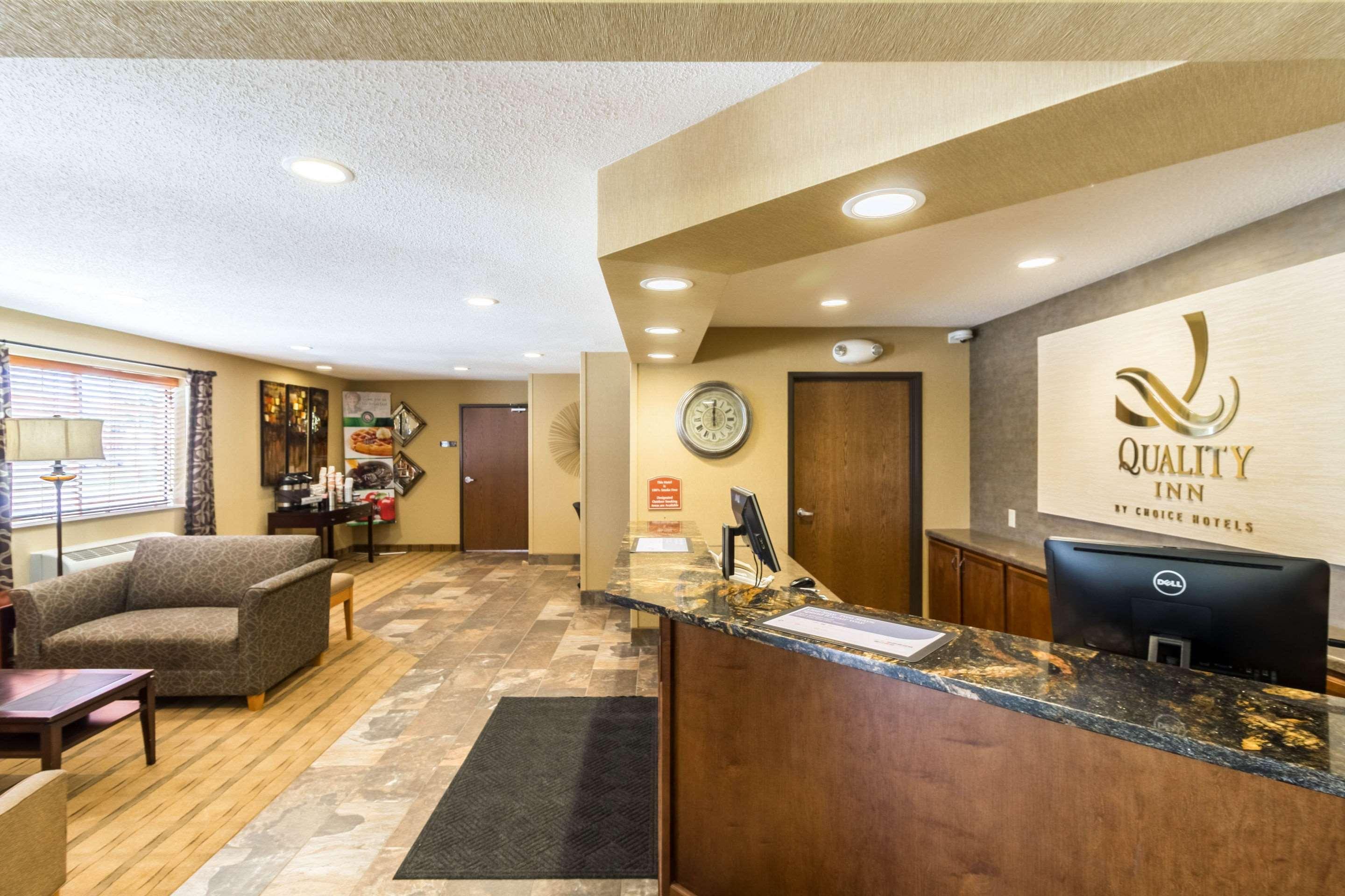 Quality Inn Marshall Mn Near University Екстериор снимка